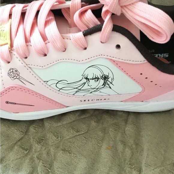 Skechers Spy x Family Collab Anime Sneakers NWOT - Picture 3 of 12